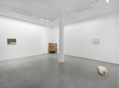 Exhibition view, kamel mennour, Paris - © Mennour