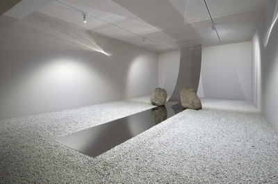 Exhibition view, Lee Ufan Arles - © Mennour