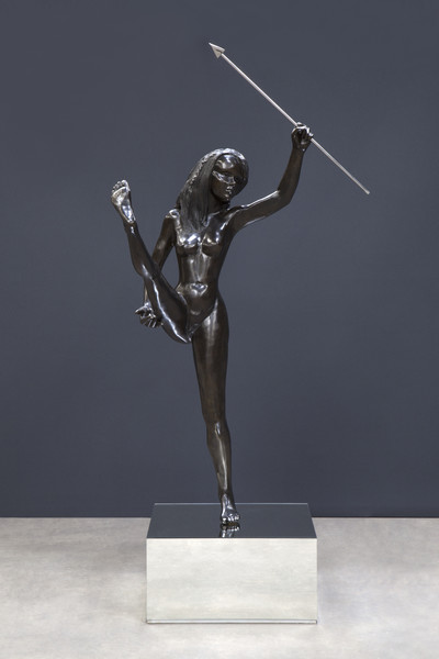 Martial Raysse
D'une flèche mon coeur percé, 2008
Bronze, white gold leaf, mirrors
250 x 130 x 140 cm - © Mennour