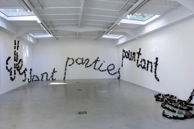 Uncomfortable shoes (Elles sont parties pourtant elles n'ont nulle part où aller) - © Mennour