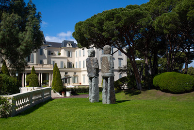 Exhibition view, Hôtel du Cap-Eden-Roc, Antibes - © Mennour
