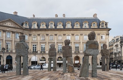 Exhibition view, Place Vendôme, Paris - © Mennour