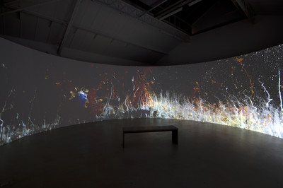 Hicham Berrada
Présage, 2018
360° video installation with 4 synchronized video projectors in a circular architecture. Color video from performance (beaker, chemicals, camera and live screening)
8 min 25 s
Variable dimensions - © © ADAGP Hicham Berrada
Photo. archives kamel mennour
Courtesy the artist and kamel mennour, Paris/London, Mennour
