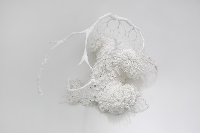 Hicham Berrada
*Augure mathématique #1*, 2018
3d printing in resin, acrylic paint
50 x 50 x 50 cm - © &copy; ADAGP Hicham Berrada
Photo. archives kamel mennour
Courtesy the artist and kamel mennour, Paris/London, Mennour