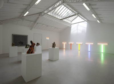 View of the exhibition “Double Eye Poke: Lynda Benglis, Dan Flavin, Sol LeWitt, Bruce Nauman”, kamel mennour (6 rue du Pont de Lodi), Paris, 2015
Curator: Béatrice Gross
© Photo. Fabrice Seixas
© Lynda Benglis / ADAGP, Paris
© Sol LeWitt / ADAGP, Paris
Courtesy Pace, New York
© Bruce Nauman / ADAGP, Paris
Collection Sylvio Perlstein, Belgium
© Dan Flavin / ADAGP, Paris
PANZACOLLECTION, Mendrisio, Suisse
Courtesy the artists and Thomas Dane Gallery, London - © Mennour