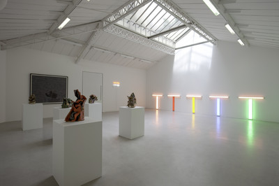 View of the exhibition “Double Eye Poke: Lynda Benglis, Dan Flavin, Sol LeWitt, Bruce Nauman”, kamel mennour (6 rue du Pont de Lodi), Paris, 2015
Curator: Béatrice Gross
© Photo. Fabrice Seixas
© Lynda Benglis / ADAGP, Paris
© Sol LeWitt / ADAGP, Paris
Courtesy Pace, New York
© Bruce Nauman / ADAGP, Paris
Collection Sylvio Perlstein, Belgium
© Dan Flavin / ADAGP, Paris
PANZACOLLECTION, Mendrisio, Suisse
Courtesy the artists and Thomas Dane Gallery, London - © Mennour