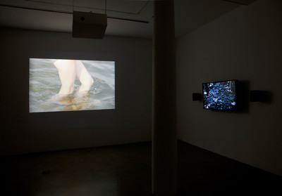 Paul-Armand Gette
Effets et conséquences de la mécanique des fluides, 2012-2013
Slide show of 6 color pictures
1 min 10 sec
&
James Richards
Cigarette Drop loop, 2013
Color digital video with sound
45 sec (looped)
View of the exhibition « L’image pensée », kamel mennour, Paris, 2013
© Paul-Armand Gette & James Richards
Photo. Fabrice Seixas
Courtesy Paul-Armand Gette
Courtesy James Richards and Rodeo, Istanbul, Cabinet Gallery, London - © Mennour