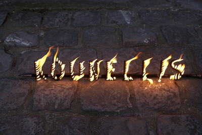 Jannis Kounellis
Kounellis écrit avec le feu, 1969
Métal et flammes
Dimensions variables
Vue de l’exposition « Lux Perpetua », kamel mennour, Paris, 2012
© Jannis Kounellis Photo. Fabrice Seixas
Courtesy the artist - © Mennour