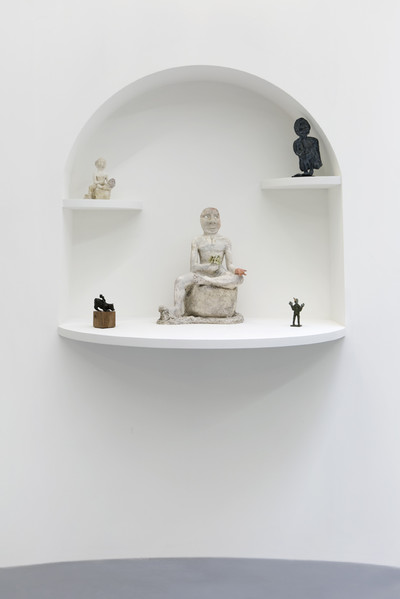 Les Statues ! - © Mennour