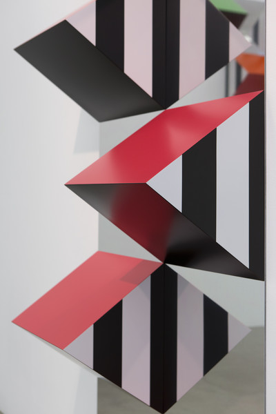 Pyramidal, hauts-reliefs, travaux in situ et situés, 2017 - © Mennour