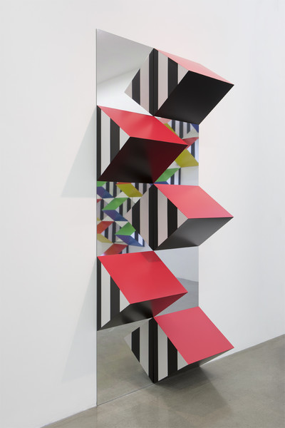 Pyramidal, hauts-reliefs, travaux in situ et situés, 2017 - © Mennour