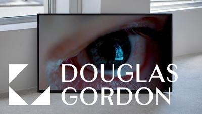 DOUGLAS GORDON — Burning Stars - © Mennour