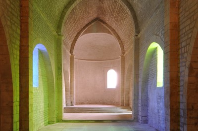 Ann Veronica Janssens - Chapelle Saint Vincent, Grignan - © Mennour