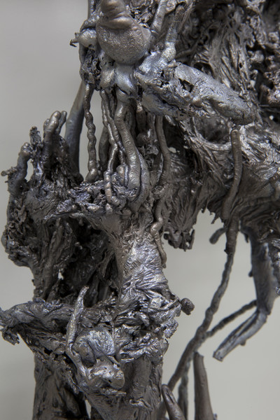 Hicham Berrada
Kéromancie #3, 2018-2019
Charred bronze, white painted steel box
52 x 25 x 16,5 cm - © Mennour