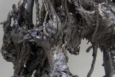 Hicham Berrada
Kéromancie #3, 2018-2019
Charred bronze, white painted steel box
52 x 25 x 16,5 cm - © Mennour