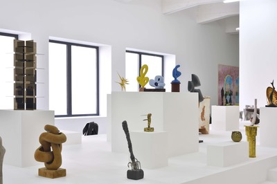 Matthew Lutz-Kinoy & Bertrand Lavier - Le Consortium - © Mennour