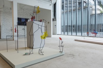 Neïl Beloufa - K11 Art Foundation - © Mennour