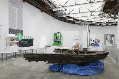Neïl Beloufa - Palais de Tokyo - © Mennour